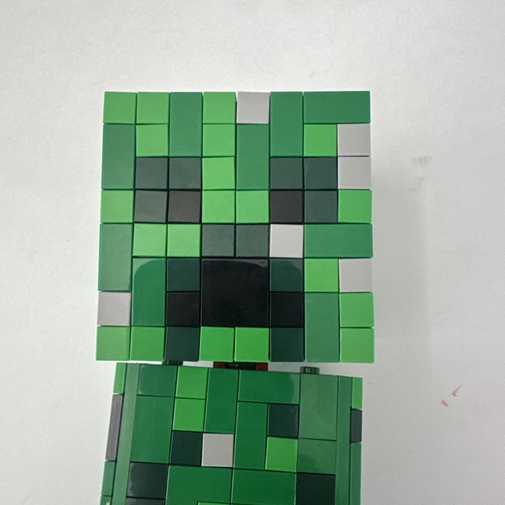 Lego Minecraft Set The Creeper Posable Building Toy - Picture 6 of 8